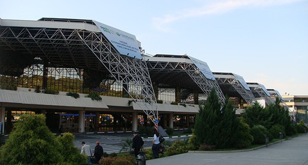Аэропорт в Сочи. Фото: karel291 https://ru.wikipedia.org/ Аэропорт в Сочи. Фото: karel291 https://ru.wikipedia.org/