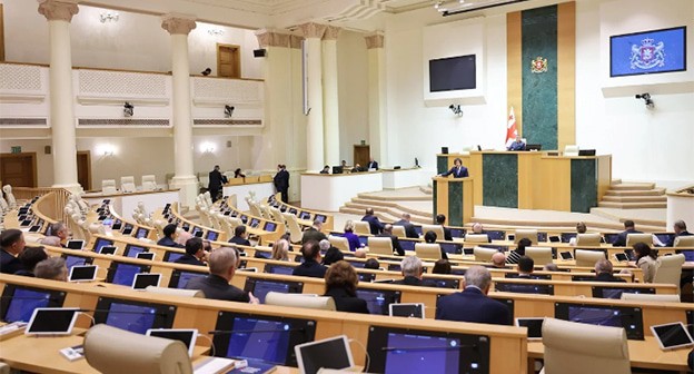 Парламент Грузии. Фото: "Новости Грузии" https://www.newsgeorgia.ge/centrizbirkom-gruzii-raspredelil-mesta-v-parlamente-po-itogam-vyborov/ Парламент Грузии. Фото: "Новости Грузии" https://www.newsgeorgia.ge/centrizbirkom-gruzii-raspredelil-mesta-v-parlamente-po-itogam-vyborov/