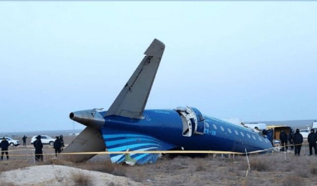 Потерпевший крушение самолет AZAL. Скриншот фото Азертадж, https://t.me/azertac_novosti/18799. Потерпевший крушение самолет AZAL. Скриншот фото Азертадж, https://t.me/azertac_novosti/18799.