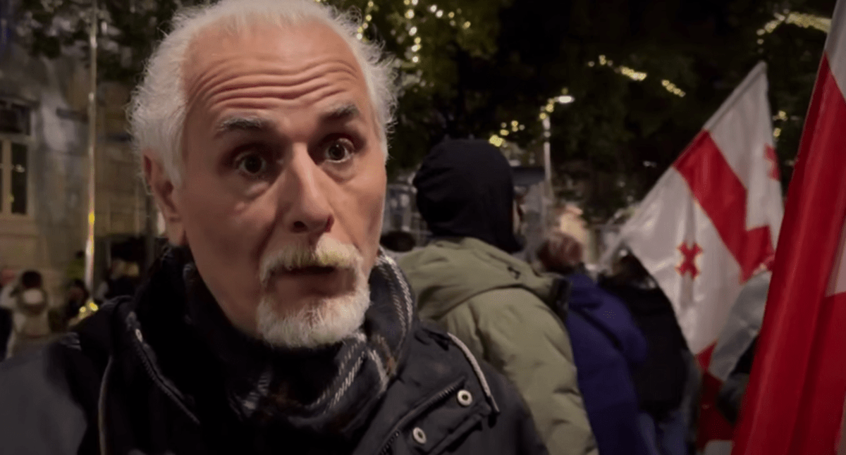 Темур Катамадзе. Стоп-кадр видео https://t.me/Tbilisi_life/35720 от 12.01.25. Темур Катамадзе. Стоп-кадр видео https://t.me/Tbilisi_life/35720 от 12.01.25.