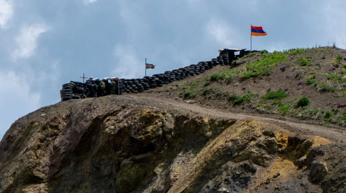 Граница Армении и Азербайджана. Фото: https://factor.am/ru/30232.html Граница Армении и Азербайджана. Фото: https://factor.am/ru/30232.html