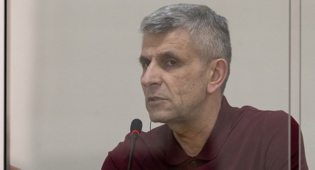 Давид Ишханян в суде. Фото: "Азертадж" azertag.az/ru/xeber/posle_antiterroristicheskoi_operacii_v_otele_davida_ishhanyana_v_xankendi_byli_obnaruzheny_oruzhie_i_boepripasy__sud-3485519 Давид Ишханян в суде. Фото: "Азертадж" azertag.az/ru/xeber/posle_antiterroristicheskoi_operacii_v_otele_davida_ishhanyana_v_xankendi_byli_obnaruzheny_oruzhie_i_boepripasy__sud-3485519