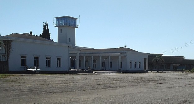 Аэропорт в Сухуме. Фото: Alex Alex Lep. https://ru.wikipedia.org/ Аэропорт в Сухуме. Фото: Alex Alex Lep. https://ru.wikipedia.org/