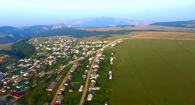 Село Хубар. Скриншот видео ННТ https://vk.com/club126669235?to=L2NsdWIxMjY2NjkyMzU%2F Село Хубар. Скриншот видео ННТ https://vk.com/club126669235?to=L2NsdWIxMjY2NjkyMzU%2F