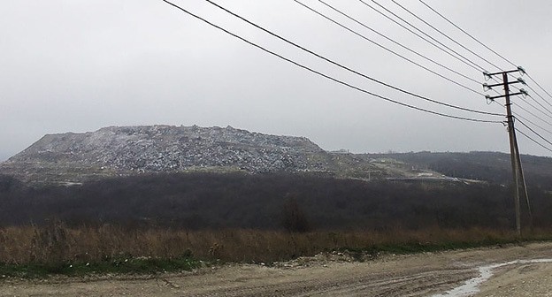 Свалка в Новороссийске после пожара. Фото Иолины Грибковой, "Юга.ру" Свалка в Новороссийске после пожара. Фото Иолины Грибковой, "Юга.ру"