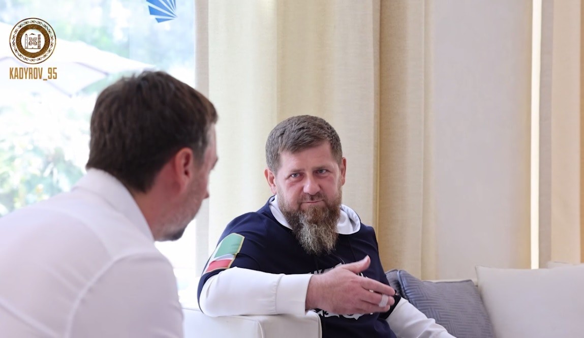 Встреча Кадырова и Бакальчука. Кадр из видео телеграм-канала главы Чечни Рамзана Кадырова https://t.me/RKadyrov_95/4943 Встреча Кадырова и Бакальчука. Кадр из видео телеграм-канала главы Чечни Рамзана Кадырова https://t.me/RKadyrov_95/4943
