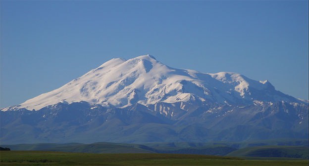 Эльбрус. Фото: LxAndrew. https://ru.wikipedia.org Эльбрус. Фото: LxAndrew. https://ru.wikipedia.org