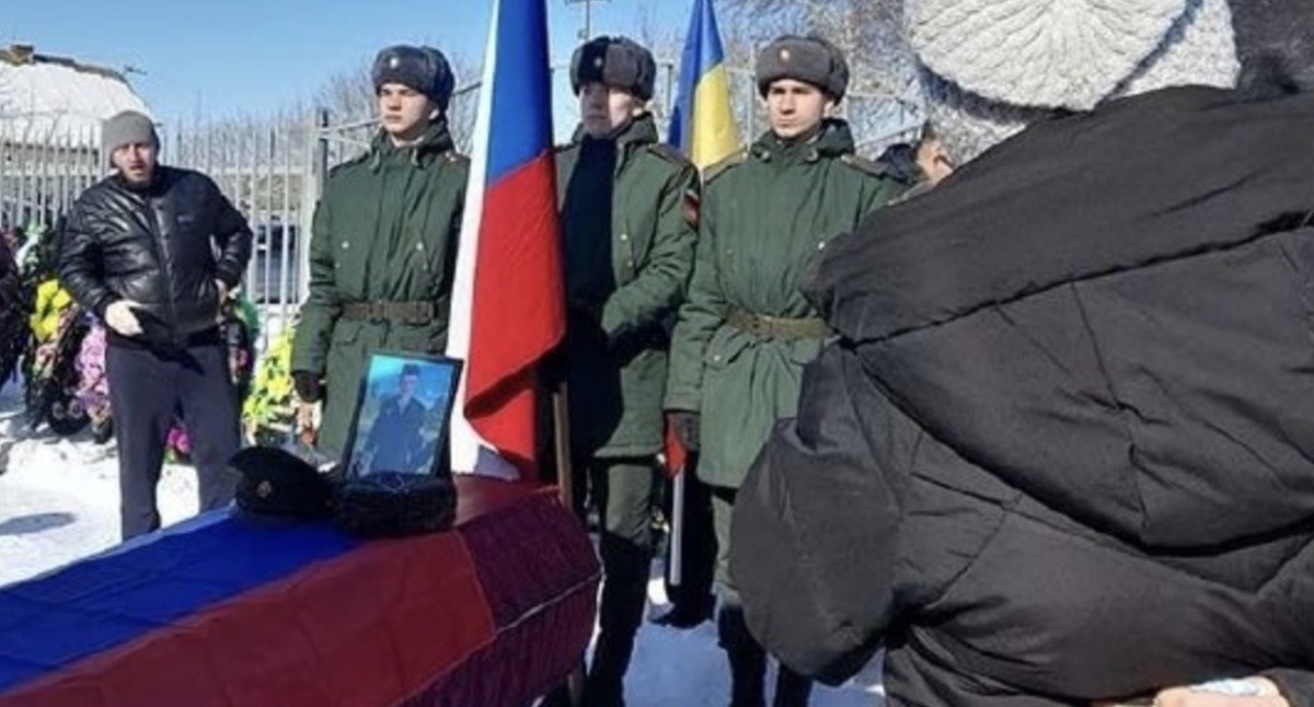 Похороны убитого на Украине Сергея Долгова. Фото: глава Кумылженского района t.me/glavakum Похороны убитого на Украине Сергея Долгова. Фото: глава Кумылженского района t.me/glavakum