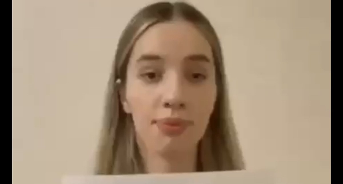 Кадр видеообращения Айны Манькиевой. serdalo_ingushetii_ / Instagram Кадр видеообращения Айны Манькиевой. serdalo_ingushetii_ / Instagram