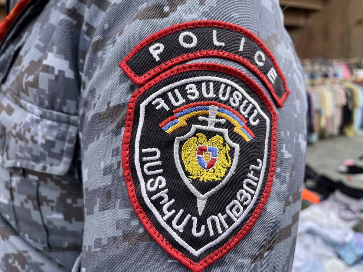 Шеврон полицейского РА. Фото "Кавказского узла" Шеврон полицейского РА. Фото "Кавказского узла"