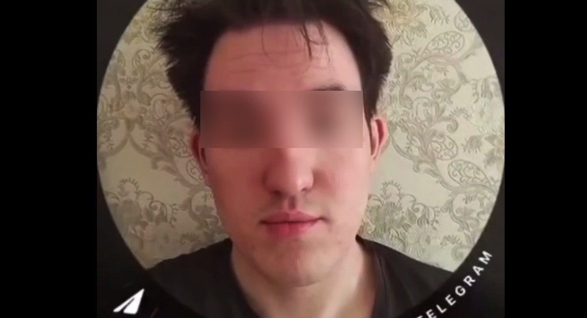 Молодой человек просит прощения за высказывание об ингушах. Кадр видео из телеграм-канала News_Ingushetii Official https://t.me/s/news_ingushetii1/ Молодой человек просит прощения за высказывание об ингушах. Кадр видео из телеграм-канала News_Ingushetii Official https://t.me/s/news_ingushetii1/