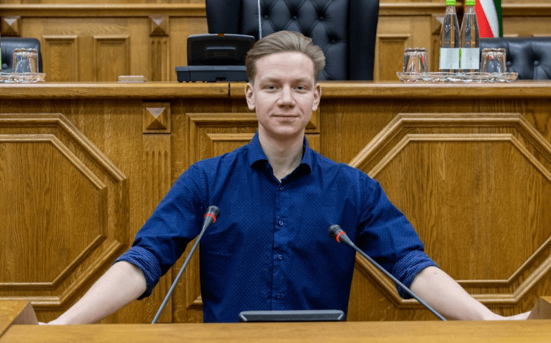 Марк Серов. Скриншот фото из Telegram-канала "Россияне Батуми" от 24.05.25, https://t.me/russiansbatumi/1297?single. Марк Серов. Скриншот фото из Telegram-канала "Россияне Батуми" от 24.05.25, https://t.me/russiansbatumi/1297?single.