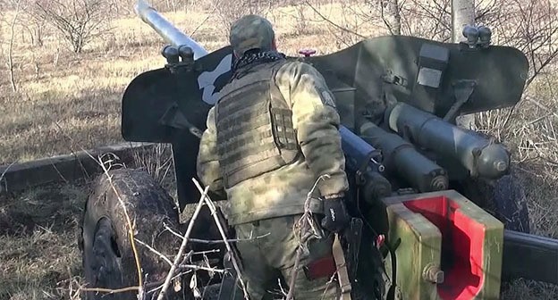 Спецоперация на Украине. Скриншот видео https://www.1tv.ru/news/2023-01-09/444927-boevye_zadachi_v_zone_svo_vypolnyayut_raschety_protivotankovogo_orudiya_rapira Спецоперация на Украине. Скриншот видео https://www.1tv.ru/news/2023-01-09/444927-boevye_zadachi_v_zone_svo_vypolnyayut_raschety_protivotankovogo_orudiya_rapira
