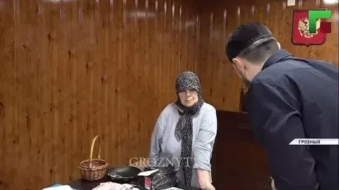 Алкан Цукаева и Адам Эльжуркаев. 2 июня 2025 года. Скриншот видео https://grozny-news.net/other/2025/06/03/224477.html Алкан Цукаева и Адам Эльжуркаев. 2 июня 2025 года. Скриншот видео https://grozny-news.net/other/2025/06/03/224477.html