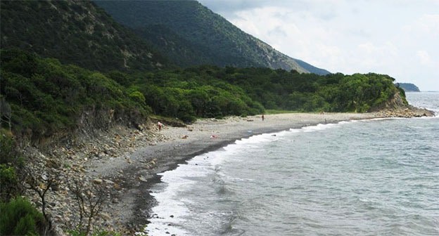 Побережье Черного моря в Утрише. Фото: Таня Подуст https://ru.wikipedia.org/ Побережье Черного моря в Утрише. Фото: Таня Подуст https://ru.wikipedia.org/