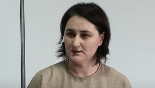 Журналистка Низфа Аршба (признана в России иноагентом) на заседании суда в Сухуме 17 июня 2025 года. Стоп-кадр видео "Абаза-ТВ". Журналистка Низфа Аршба (признана в России иноагентом) на заседании суда в Сухуме 17 июня 2025 года. Стоп-кадр видео "Абаза-ТВ".
