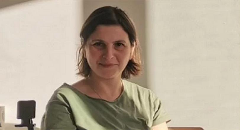 Нино Даташвили. Скриншот публикации "Новости Грузия" https://www.newsgeorgia.ge/sud-v-tbilisi-zakljuchil-pod-strazhu-aktivistku-datashvili-obvinjaemuju-v-napadenii-na-pristava/ Нино Даташвили. Скриншот публикации "Новости Грузия" https://www.newsgeorgia.ge/sud-v-tbilisi-zakljuchil-pod-strazhu-aktivistku-datashvili-obvinjaemuju-v-napadenii-na-pristava/