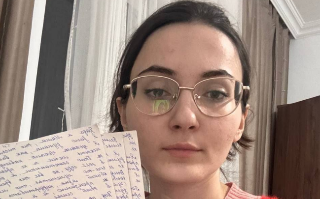 Лаура Авторханова. Скриншот фото из Telegram-канала "Марем" от 13.07.25, https://t.me/marem_group/1196. Лаура Авторханова. Скриншот фото из Telegram-канала "Марем" от 13.07.25, https://t.me/marem_group/1196.