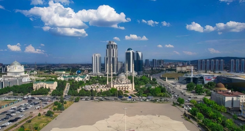 Грозный. Фото: пресс-служба мэрии Грозного https://grozmer.ru/objavlenija/uvazhaemye-zhiteli-groznogo-6248.html Грозный. Фото: пресс-служба мэрии Грозного https://grozmer.ru/objavlenija/uvazhaemye-zhiteli-groznogo-6248.html