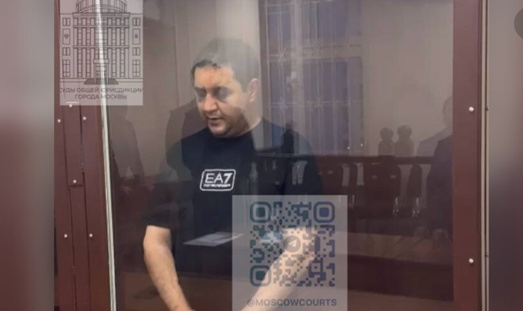 Арег Щепихин в суде. Скриншот фото из Telegram-канала суды общей юрисдикции города Москвы от 06.06.25, https://t.me/moscowcourts/6823.