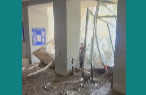 Обстановка в здании Эльбрусской районной администрации после схода селя. Стоп-кадр видео, предоставленного "Кавказскому узлу" местными жителями.
