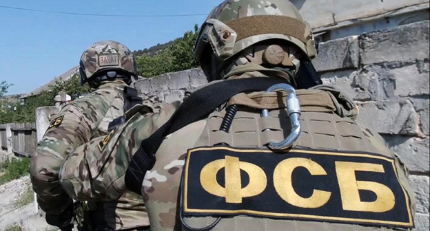 Сотрудники ФСБ. Фото: пресс-служба ФСБ РФ Сотрудники ФСБ. Фото: пресс-служба ФСБ РФ