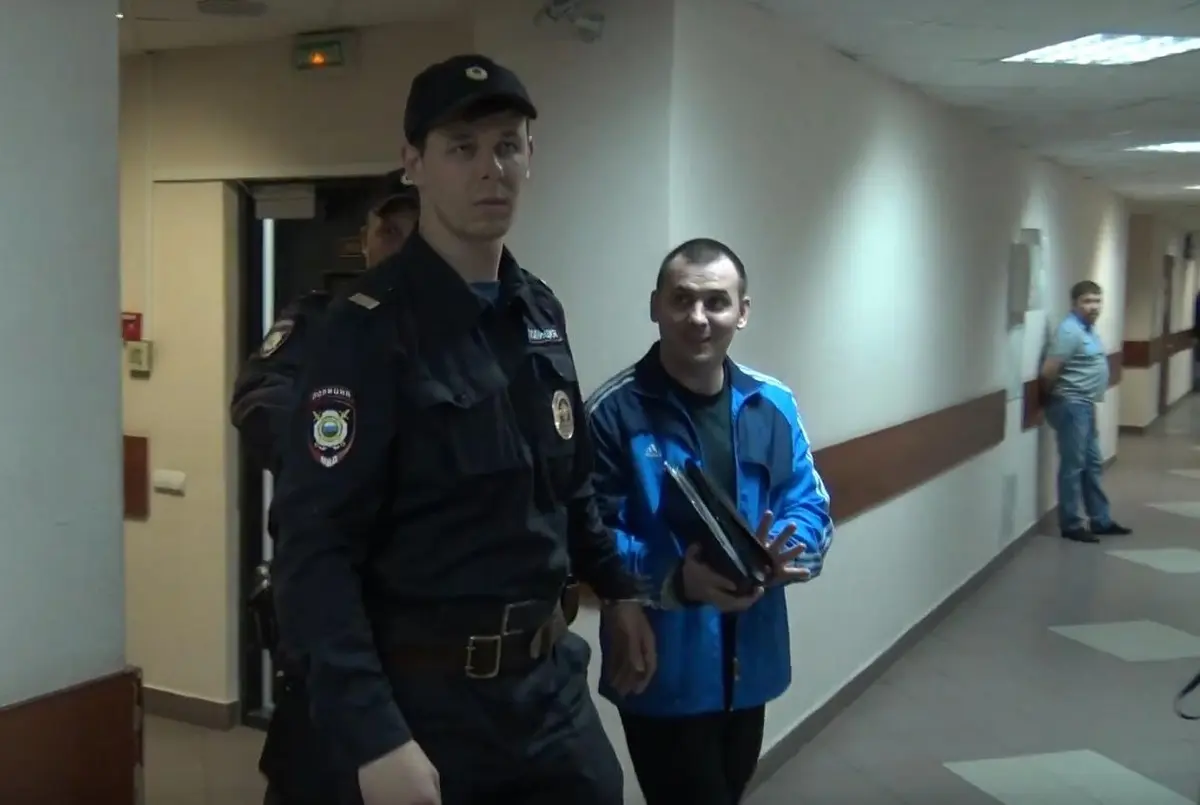 Игорь Нагавкин (справа) в зале суда. Скриншот видео https://www.youtube.com/watch?v=RLS9GIq2SPQ Игорь Нагавкин (справа) в зале суда. Скриншот видео https://www.youtube.com/watch?v=RLS9GIq2SPQ