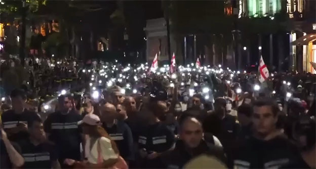 Акция протеста в Тбилиси. 2 сентября 2025 г. Скриншот видео https://t.me/Tbilisi_life/41819 Акция протеста в Тбилиси. 2 сентября 2025 г. Скриншот видео https://t.me/Tbilisi_life/41819