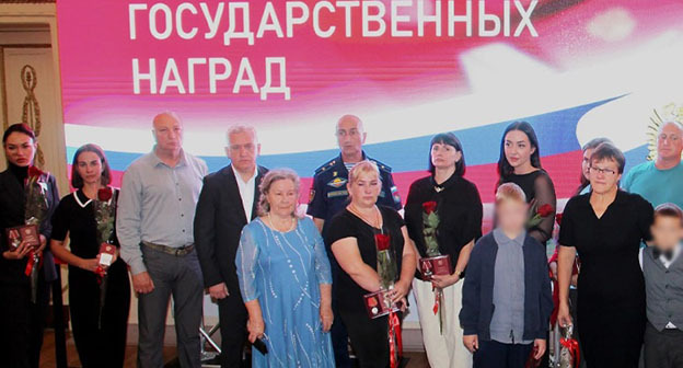 Передача наград родственникам 12 военнослужащих, убитых в боевых действиях на Украине. 16 сентября 2025 г. Фото: https://volzhskiy-news.ru/society/2025/09/16/19470.html Передача наград родственникам 12 военнослужащих, убитых в боевых действиях на Украине. 16 сентября 2025 г. Фото: https://volzhskiy-news.ru/society/2025/09/16/19470.html