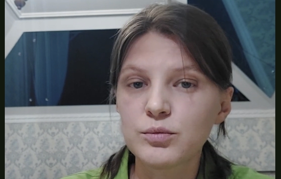 Юлия Мельниченко. Кадр видеообращения на YouTube Юлия Мельниченко. Кадр видеообращения на YouTube
