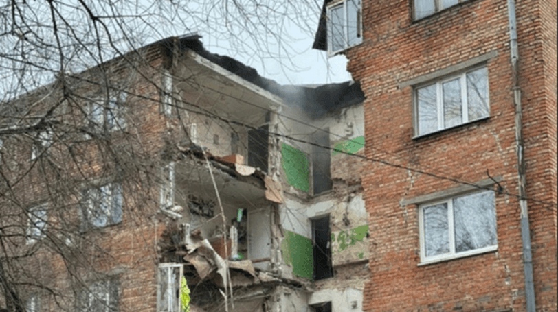 Дом на улице Нариманова в Ростове-на-Дону после обрушения подъезда. Фото из Telegram-канала Василия Голубева от 28.01.24, https://t.me/golubev_vu/1079 Дом на улице Нариманова в Ростове-на-Дону после обрушения подъезда. Фото из Telegram-канала Василия Голубева от 28.01.24, https://t.me/golubev_vu/1079