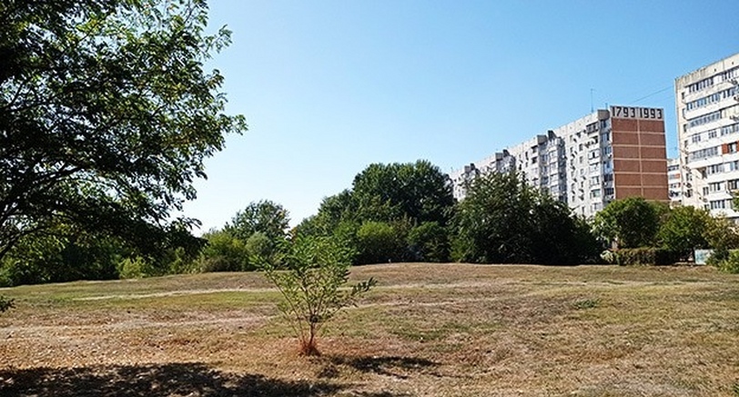 Место, где планируется построить храм. Краснодар, сентябрь 2024 года. Фото корреспондента "Кавказского узла". Место, где планируется построить храм. Краснодар, сентябрь 2024 года. Фото корреспондента "Кавказского узла".
