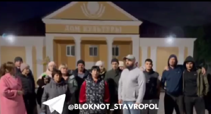 Обращение жителей ставропольских сел. Стоп-кадр видео "Блокнот Ставрополь" от 5.10.25, https://bloknot-stavropol.ru/news/bez-avtobusa-kak-bez-nog-zhiteli-sel-na-stavropole-1906096 Обращение жителей ставропольских сел. Стоп-кадр видео "Блокнот Ставрополь" от 5.10.25, https://bloknot-stavropol.ru/news/bez-avtobusa-kak-bez-nog-zhiteli-sel-na-stavropole-1906096
