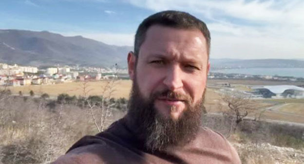 Вадим Харченко Стоп-кадр видео из YouTube-канала "Личное мнение". Вадим Харченко Стоп-кадр видео из YouTube-канала "Личное мнение".