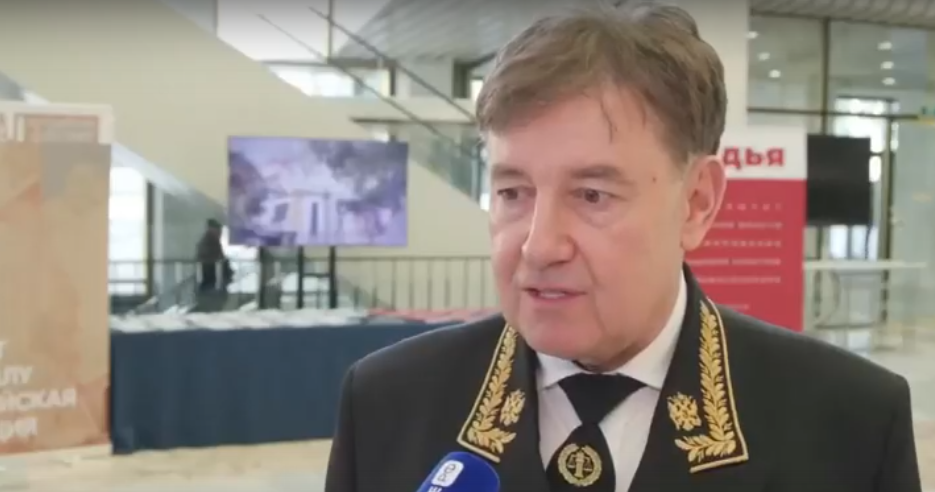 Виктор Момотов. Стоп-кадр видео журнала "Судья", https://vkvideo.ru/video-211040710_456239053?ref_domain=yastatic.net Виктор Момотов. Стоп-кадр видео журнала "Судья", https://vkvideo.ru/video-211040710_456239053?ref_domain=yastatic.net