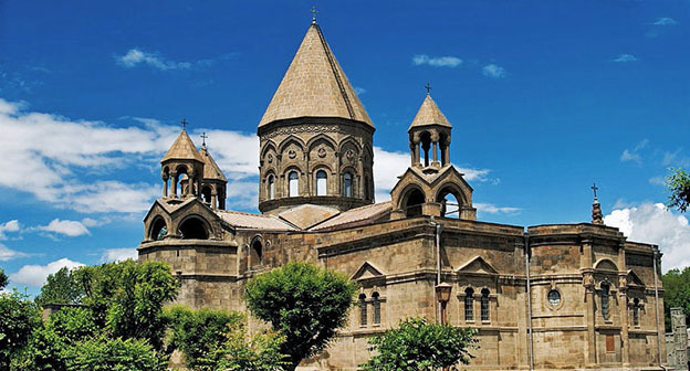 Armenian Church. Photo: Vigen Hakhverdyan. https://ru.wikipedia.org/ Armenian Church. Photo: Vigen Hakhverdyan. https://ru.wikipedia.org/