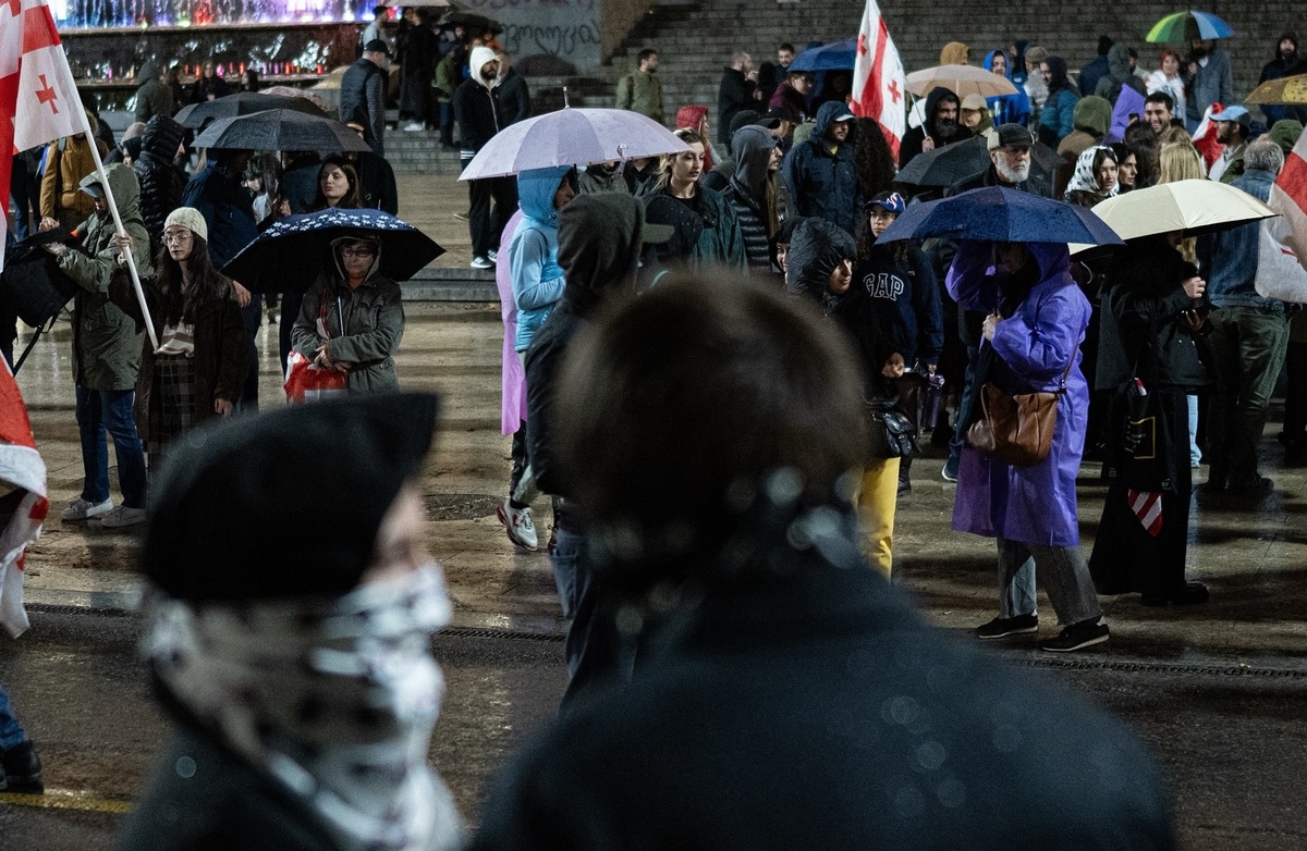 Протестующие на проспекте Руставели. Фото: Mindia Gabadze / Publika Протестующие на проспекте Руставели. Фото: Mindia Gabadze / Publika