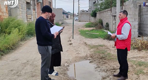 Жители микрорайона Учхоз. 28 октября 2025 г. Скриншот видео https://news-dagestan.ru/other/2025/10/28/56471.html Жители микрорайона Учхоз. 28 октября 2025 г. Скриншот видео https://news-dagestan.ru/other/2025/10/28/56471.html
