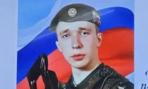 Владислав Подковыров. Скриншот фото от 23.11.25 из Telegram-канала Елены Кобзевой, https://t.me/elenakLermontov/6913. Владислав Подковыров. Скриншот фото от 23.11.25 из Telegram-канала Елены Кобзевой, https://t.me/elenakLermontov/6913.