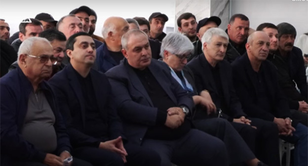 Участники съезда партии "Форум народного единства Абхазии". 27 ноября 2025 г. Скриншот видео https://abaza.tv/news/?ID=14349