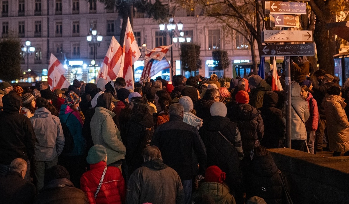 Участники акции протеста в Тбилиси, 16 декабря 2025 года. Фото: Aleksandre Keshelashvili / Publika