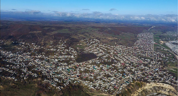 Село Акташ-Аух Ауховский район. Фото: Korgol. https://ru.wikipedia.org/ Село Акташ-Аух Ауховский район. Фото: Korgol. https://ru.wikipedia.org/
