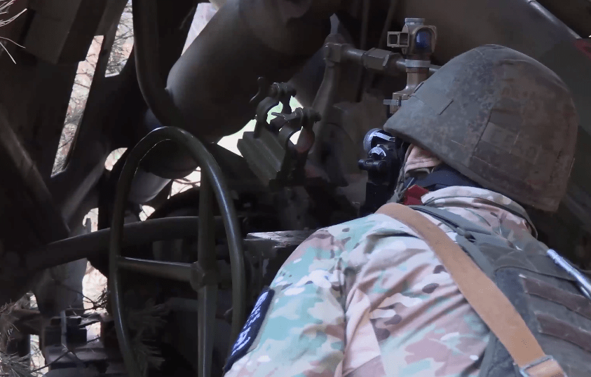 Российский военный. Кадр видео Минобороны https://t.me/mod_russia/39882 Российский военный. Кадр видео Минобороны https://t.me/mod_russia/39882