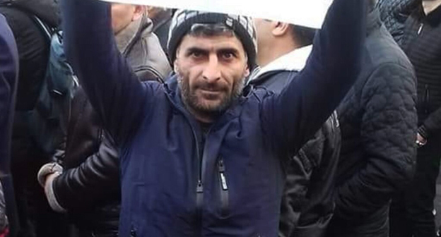 Лачин Велиев. Фото: https://www.amerikaninsesi.org/a/7628768.html Лачин Велиев. Фото: https://www.amerikaninsesi.org/a/7628768.html