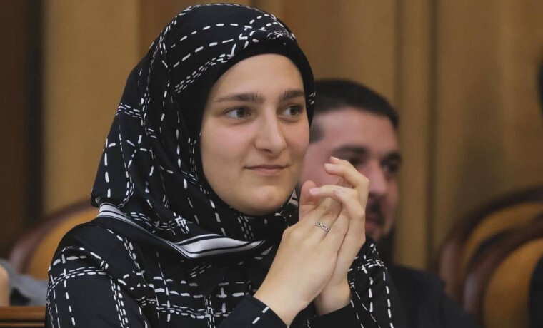 Айшат Кадырова. Фото https://grozny.tv/news/society/63632 Айшат Кадырова. Фото https://grozny.tv/news/society/63632