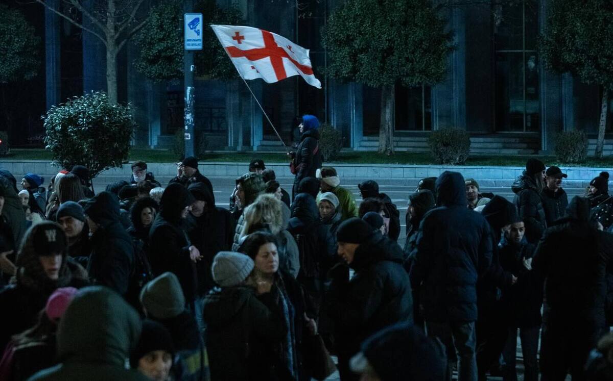 Протестующие на проспекте Руставели, 22 января 2026 года. Фото: Мариам Кавшбая / Publika Протестующие на проспекте Руставели, 22 января 2026 года. Фото: Мариам Кавшбая / Publika