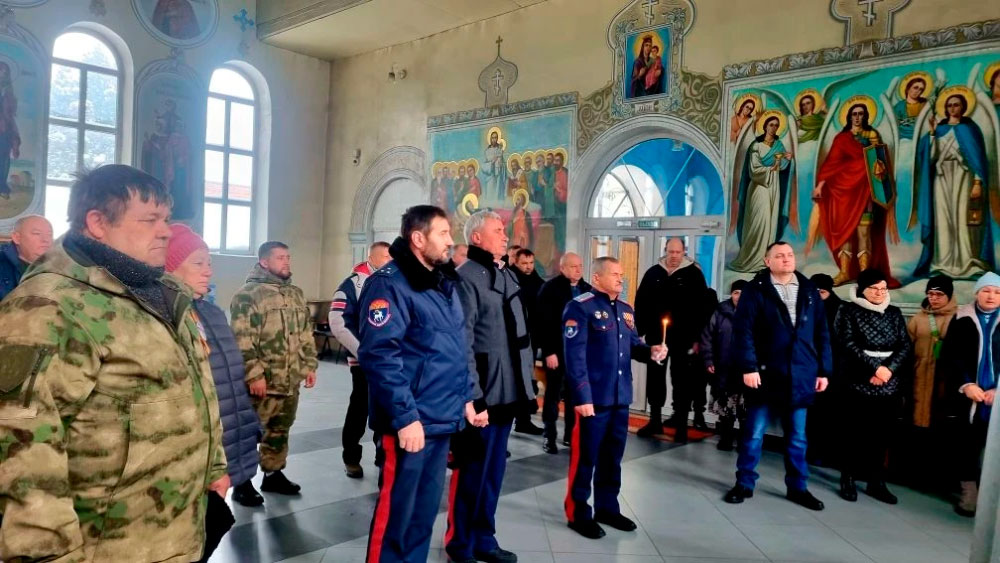 Панихида по жертвам расказачивания в храме в поселке Целина. "Дельта. Новости Целины и Целинского района".