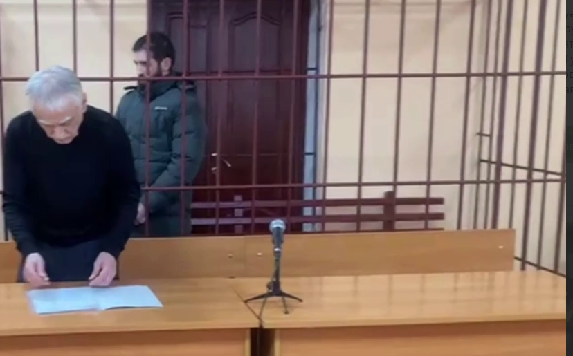 Суд арестовал подозреваемого в убийстве женщины (за решеткой). Стоп-кадр видео от 04.02.26, https://t.me/Femida_Dagestana/366 Суд арестовал подозреваемого в убийстве женщины (за решеткой). Стоп-кадр видео от 04.02.26, https://t.me/Femida_Dagestana/366