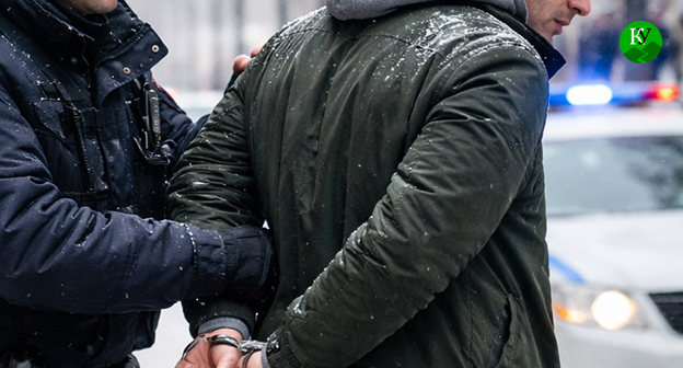 Сотрудник полиции задерживает мужчину. Иллюстрация создана "Кавказским узлом" при помощи ИИ в программе Copilot
