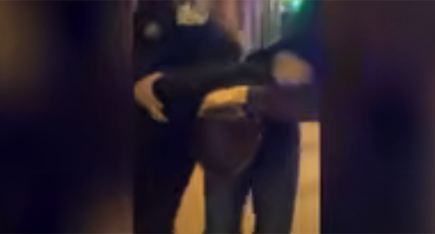 Задержание выходца из Чечни в Армении. Скриншот видео https://www.police.am/news/view/police100226.html Задержание выходца из Чечни в Армении. Скриншот видео https://www.police.am/news/view/police100226.html